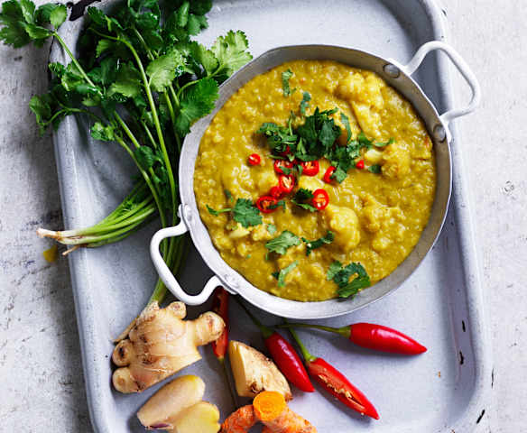 Red lentil cauliflower dahl