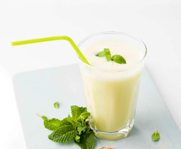 Batido de ananás e hortelã Batido de ananás e hortelã