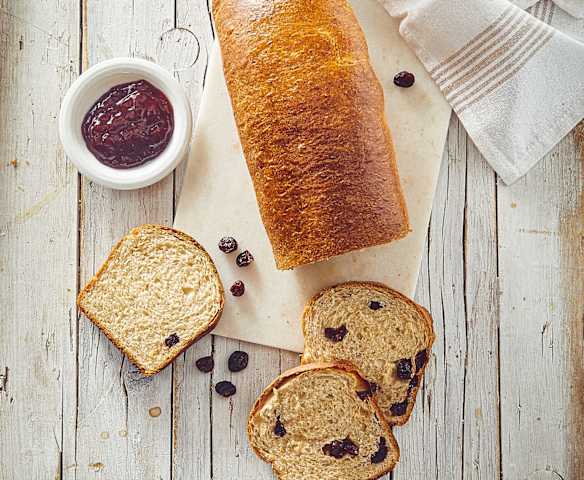 Pane dolce con mirtilli rossi