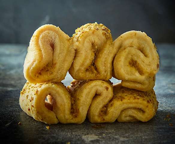 Pane a fisarmonica con burro aromatizzato alle olive
