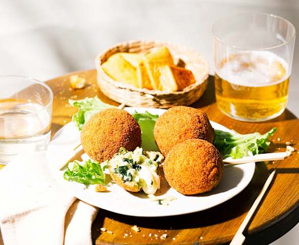 Arancini de espinaca y mozzarella