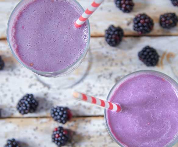 Frappè alle more e semi di chia (vegan)