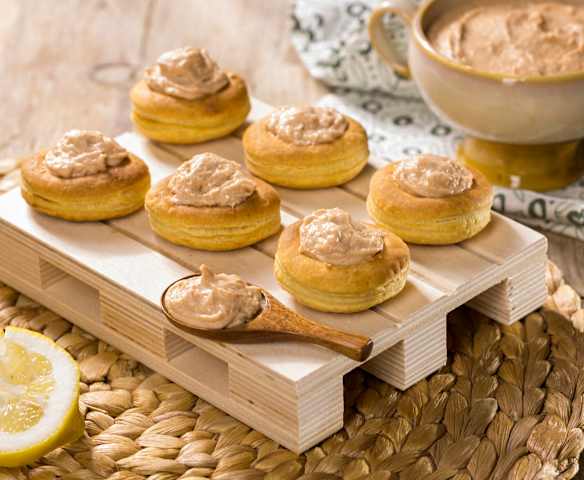 Vol-au-vent integrali con mousse di tonno e ricotta
