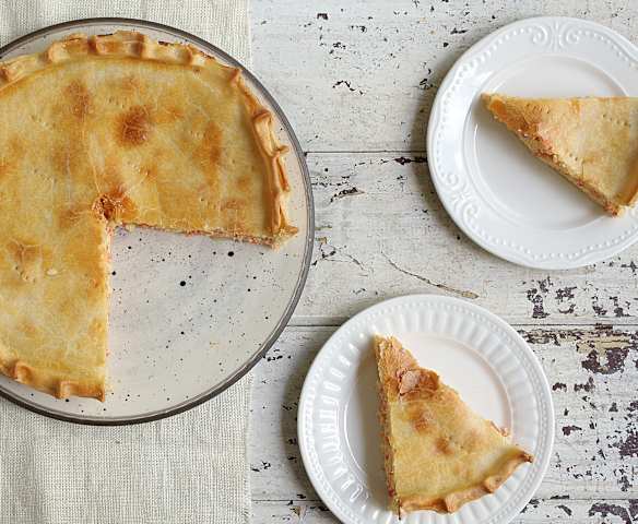 Tarta de jamón, queso y tomate