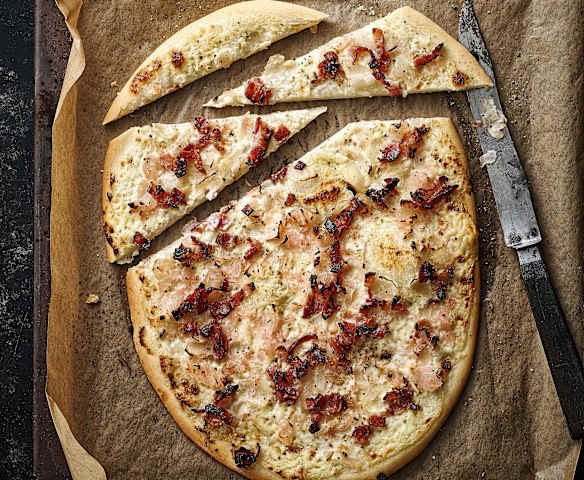 Flammkuchen mit Speck