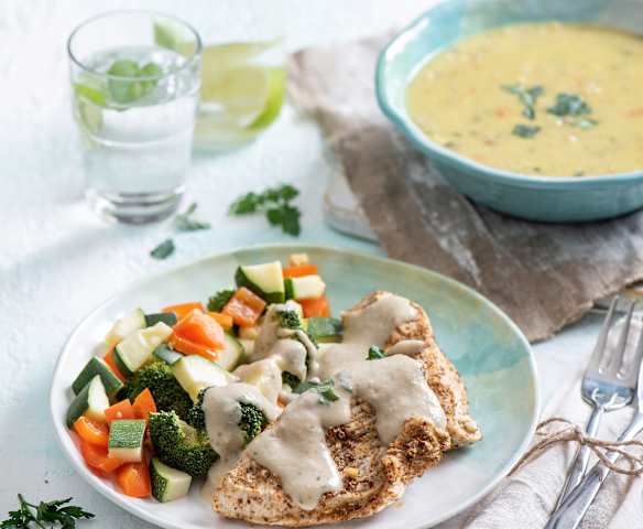 Soupe de champignons, escalope de dinde et légumes vapeur Soupe de champignons, escalope de dinde et légumes vapeur