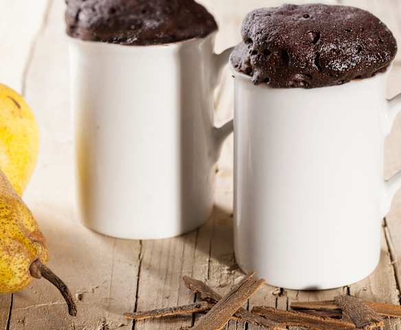 Mug cake aux poires et à la cannelle