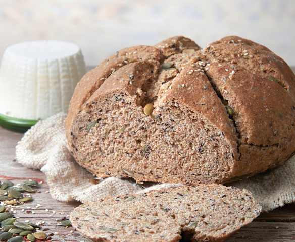 Pane integrale ai semi vari