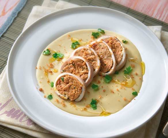 Totani ripieni su crema di fave