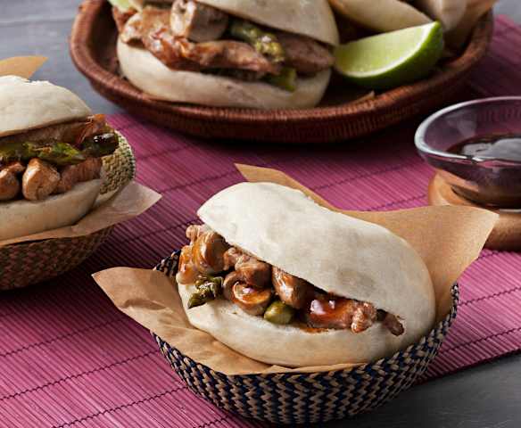 Bao buns de coco, cerdo y champiñones