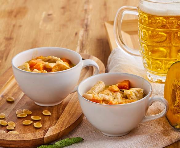 Straccetti di tacchino alla birra con zucca e salvia
