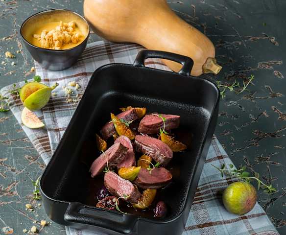 Rehmedaillons mit Kürbis-Crumble