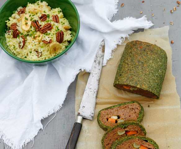 Rolo de seitan recheado com arroz de champanhe