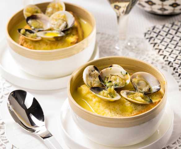 Zuppa di vongole e uova