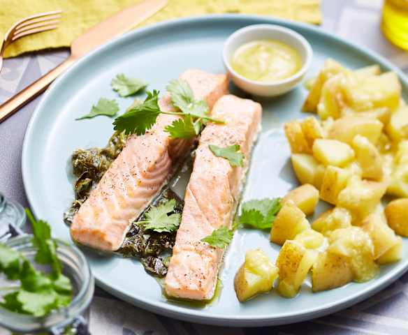 Papillote de poisson à l’oseille et écrasé de pomme de terre à l’ail et zeste de citron