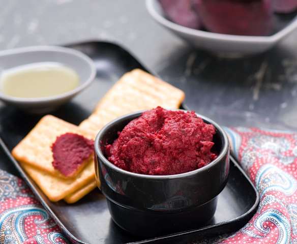 Hummus z buraka