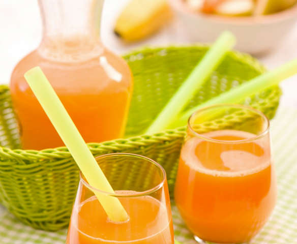 Napój z marchewki, jabłek i banana