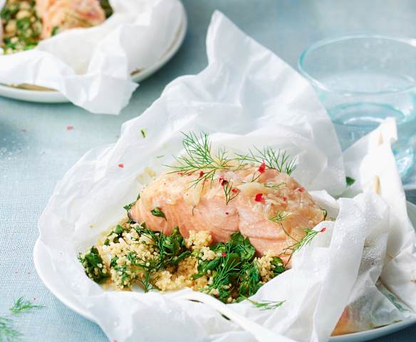 Papillotes de saumon, couscous et épinards Papillotes de saumon, couscous et épinards