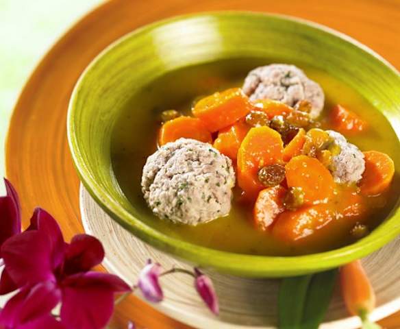 Möhrencurry mit Hackbällchen