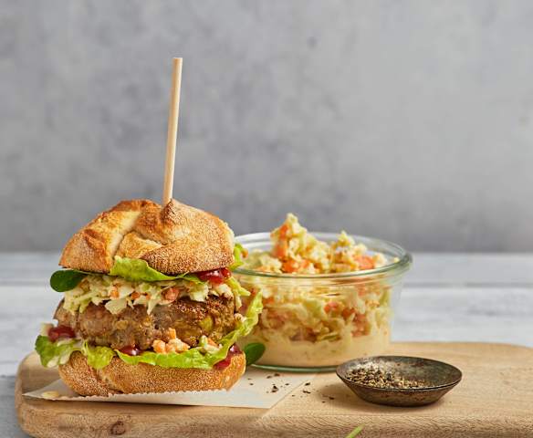 Hamburger mit Coleslaw