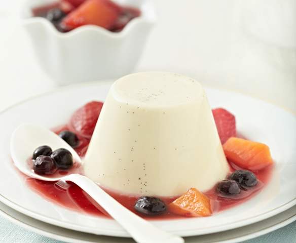 Baharatlı ve Meyveli Şerbetli Panna Cotta