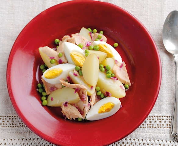 Salada de batata com atum e ovo