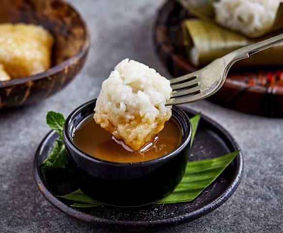 椰子糯米饭配椰子糖浆