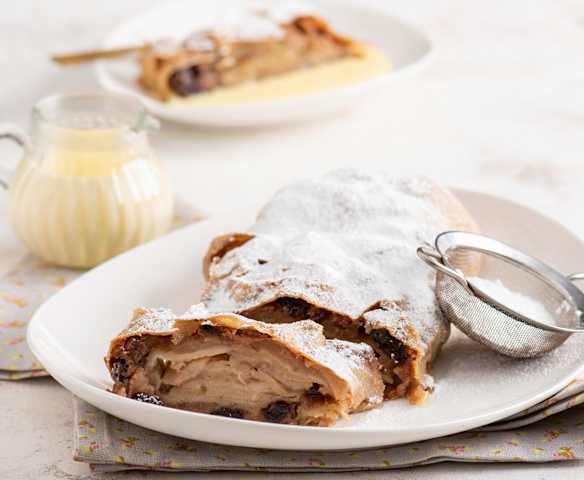 Strudel jabłkowy (Apfelstrudel) z sosem waniliowym (TM6, TM7)