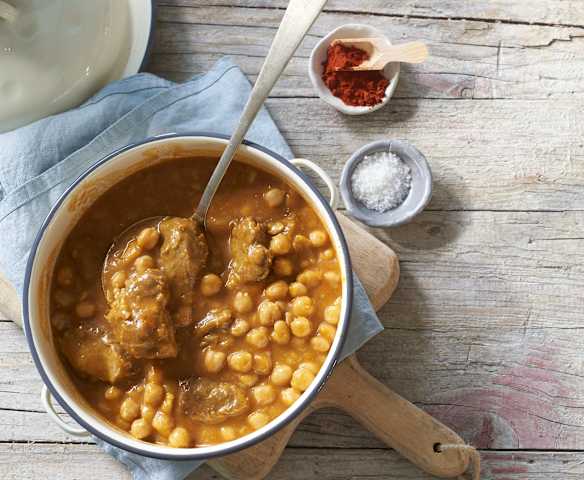 Garbanzos con carrilleras guisadas en cocción lenta