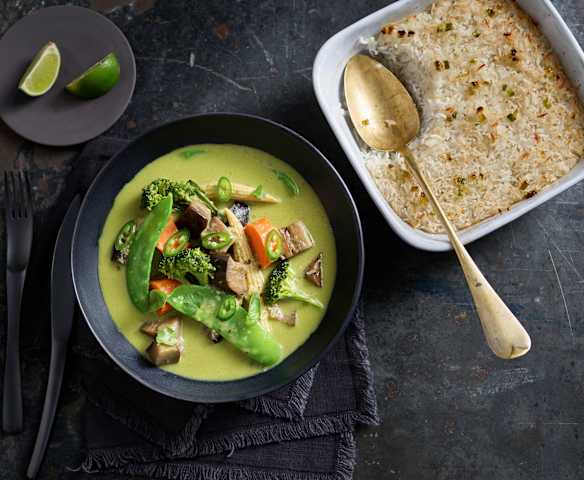 Curry di verdure con riso al lemon grass Curry di verdure con riso al lemon grass