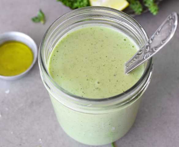 Aderezo de yogurt con hierbas