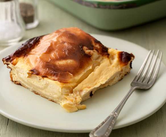 Zagorski Struklji (Baked Pastry with Cheese)