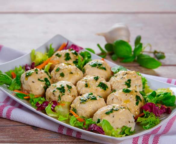 Polpette di pollo con emulsione alle erbe