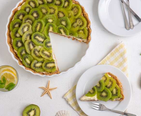 Tarta kokosowa z kiwi (bez pieczenia)