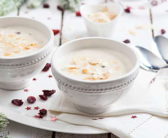 Wigilijna zupa migdałowa