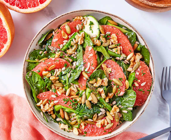 Salată de verdețuri de primăvară și grapefruit Salată de verdețuri de primăvară și grapefruit