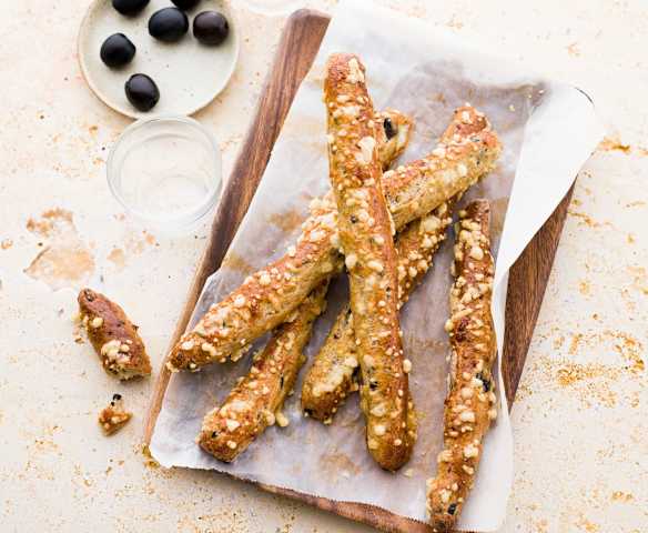 Paluchy z serem gruyère i oliwkami (Olivettes) Paluchy z serem gruyère i oliwkami (Olivettes)