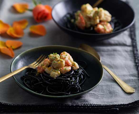 Esparguete negro com frutos do mar e molho de maracujá na Bimby Friend