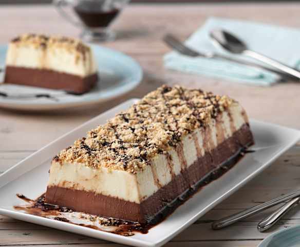 Postre dos chocolates y avellanas