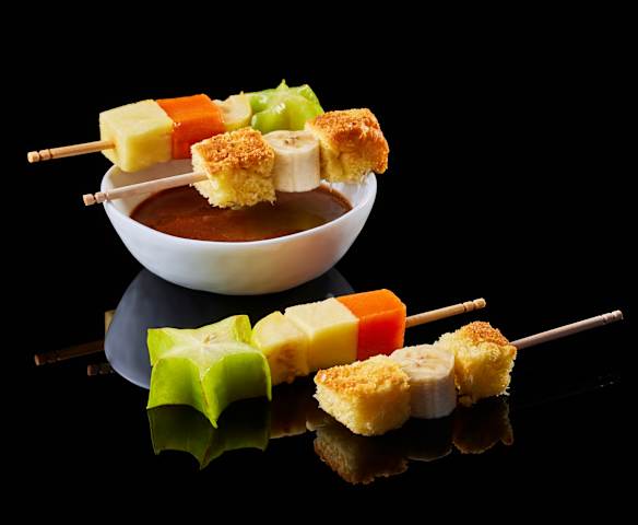 Antonio Bachour: Passion Fruit Fondue with Brioche and Tropical Fruit (Metric) Antonio Bachour: Passion Fruit Fondue with Brioche and Tropical Fruit (Metric)