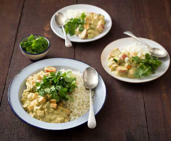 Raw pumpkin and zucchini curry
