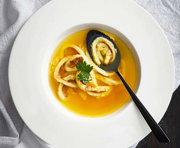 Frittaten-Suppe (Zuppa di frittata in brodo)