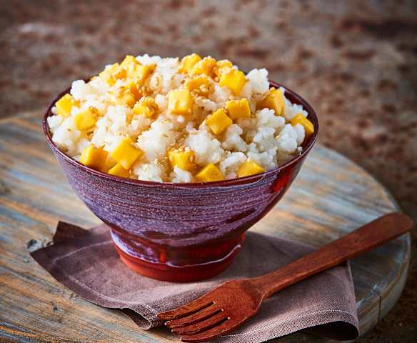 Arroz glutinoso con mango
