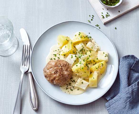 Lammfrikadellen auf Mairübchenragout Lammfrikadellen auf Mairübchenragout
