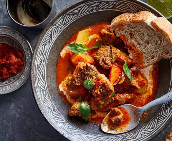 泰式红咖喱炖牛肉