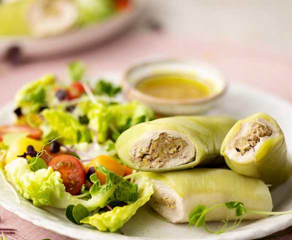 Rollitos de pollo con hojas de puerro