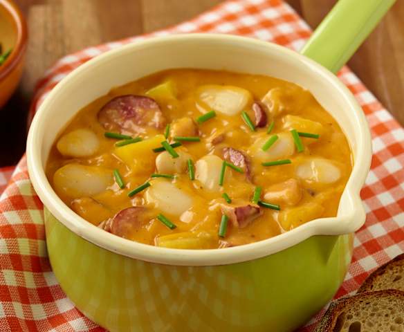 Fazolový guláš s klobásou