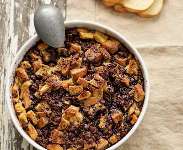 Pudim de brioche e chocolate