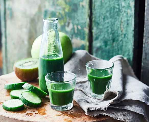 Shot de jus détox au concombre