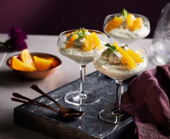 Zitrus-Mousse mit Orangenfilets